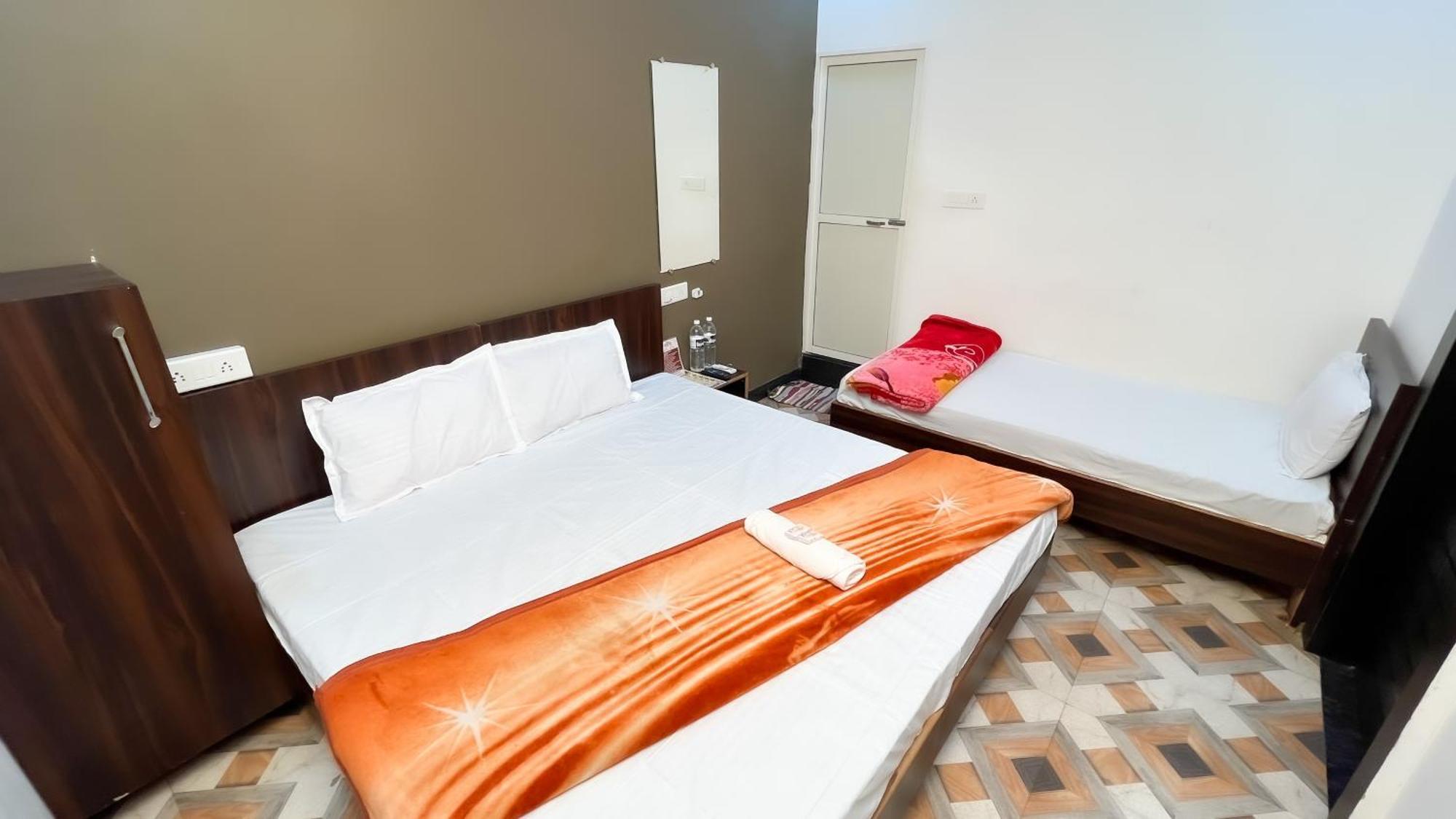 Hotel Rudraksh Ujjain Exterior foto
